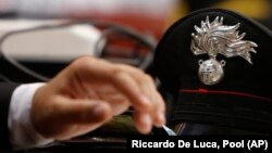 تنها چند روز پیش از قتل فیروز سعید انصاری، واحد ویژه تحقیقات ژاندارمری ایتالیا، کیفرخواستی را علیه او صادر کرده بود.