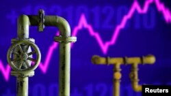 Türkmenistan 2023-nji ýylyň dowamynda Hazarüsti gaz geçiriji taslamasyny gün tertibine getirdi, Hytaý ugry boýunça gaz taslamalaryny giňeltmegi teklip etdi we Eýranyň üsti bilen swap ylalaşygy esasynda täze gaz şertnamalaryny baglaşdy. 