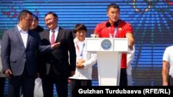 Олимп оюндарына катышкан курама команданы тосуп алуу аземи. Ала-Тоо аянты