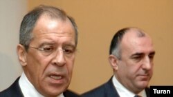 سرگئی لاوروف همراه با همتای آذربایجانی خود در باکو.