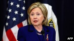 هیلاری کلینتون در نشست دوحه گفت که ایران انتخاب های محدودی را برای جامعه بین المللی باقی گذاشته است ولی به دلیل اقدام های تحریک آمیز خود متحمل هزینه های گزافی خواهد شد.