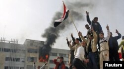تظاهرات در موصل عراق، ۲۵ فوریه ۲۰۱۱.