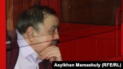 Алтынбек Сәрсенбайұлы мен көмекшілерін өлтіруге тапсырыс беруші ретінде сотталған  Ержан Өтембаев. 22 қаңтар 2014 жыл.