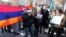 Участники акции протеста перед президентским дворцом, Ереван, 29 декабря 2011 г.