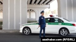 Polisiýa işgäri (Illýustrasiýa suraty)