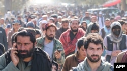 د اعدام د سزا له عملي کېدو وروسته خلک واپس کورونو ته روان دي - د ډېسېمبر دویمې انځور 