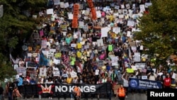 Протестиращи в Атланта, Джорджия, 18 октомври 2025 г.