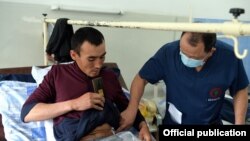Чек ара чырынан жараат алган 56 бейтап Бишкектеги Травматология жана ортопедия илимий борборунда дарыланып жатат.