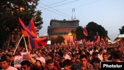 Armenia -- Thousands of supporters of the opposition Armenian National Congress march in Yerevan, 31May2011.