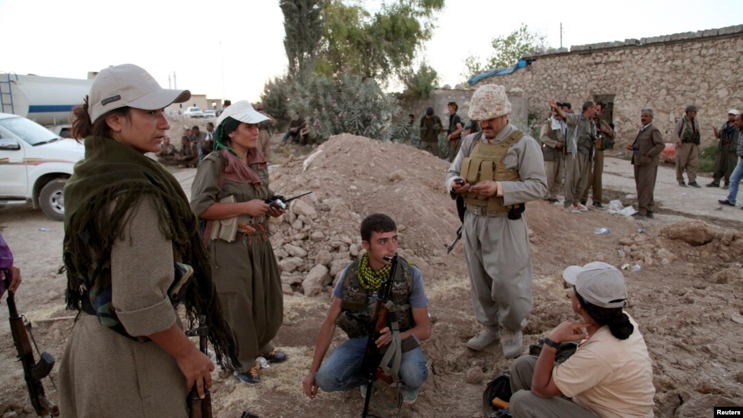 Borci Kurdistanske radničke stranke (PKK) učestvuju u borbi protiv militanata Islamske države, grad Makhmur, 9. avgust