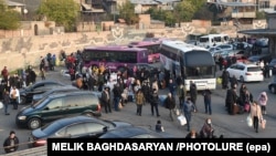 Արցախ - Հայաստանից ժամանած ավտոբուսները Ստեփանակերտի հրապարակում, դեկտեմբեր, 2020թ․
