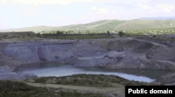 Затопленный карьер под Балеем