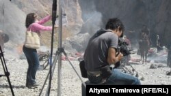 "Курманжан датка" тасмасын тартуу учурунан бир көрүнүш