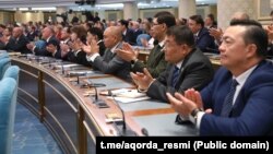 Қазақстан парламенті депутаттары президент Қасым-Жомарт Тоқаевтың халыққа жолдауын тыңдап отыр. Астана, 8 қыркүйек, 2025 жыл.