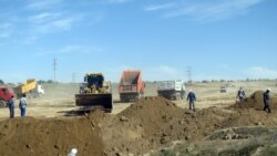  Ahalyň täze edara ediş merkezinde gurluşykçylar üç aý bäri aýlyk haklaryny alyp bilmeýärler