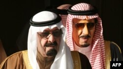 ملک سلمان (راست) در کنار ملک عبدالله
