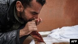 Պաղեստինցին սգում է հարազատի մահը, Գազայի հատված, 28-ը դեկտեմբերի, 2023թ.