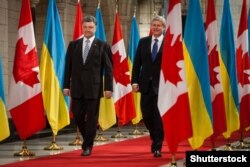 Президент України Петро Порошенко під час офіційної зустрічі з прем'єр-міністром Канади Стівеном Гарпером. Оттава, 17 вересня 2014 року