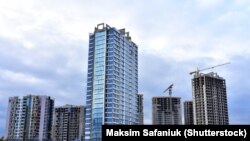 Дамы ў Менску, пабудаваныя Dana Holdings Limited