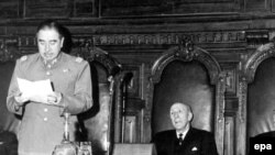 آگوستو پینوشه (چپ)، دیکتاتور سابق شیلی