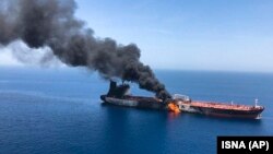 روز پنجشنبه دو نفتکش در دریای عمان مورد حمله قرار گرفتند و دچار آتش سوزی شدند.