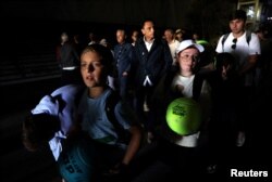 Заўзятары на спыненым тэнісным матчы ў Мадрыдзе. 28 красавіка 2025 году