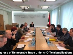 Cупольная місія Міжнароднай канфэдэрацыі прафсаюзаў і міжнароднага аб’яднаньня прафсаюзаў прамысловых рабочых сьвету IndustriALL падчас сустрэчы ў Мінпрацы, 18 красавіка