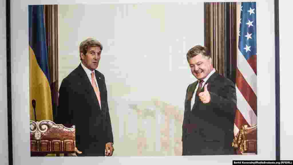 Одна зі світин на політичну тематику: &laquo;Різниця температур&raquo; Руслана Канюка