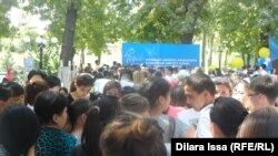 Ярмарка вакансий в центральном парке. Шымкент, 20 августа 2015 года.