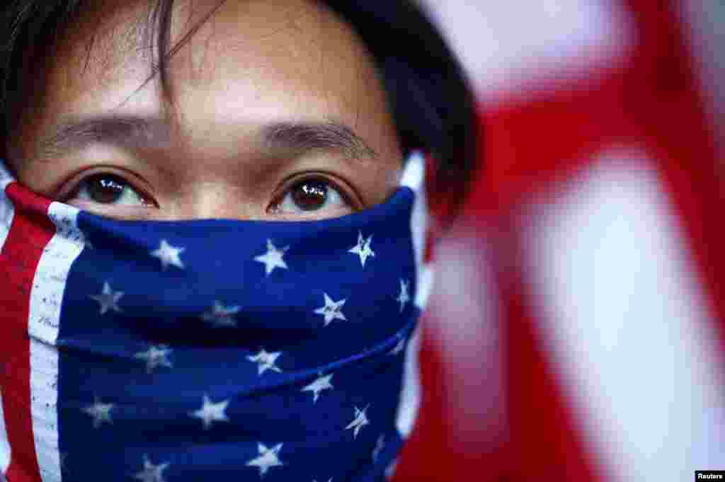 Тоді&nbsp;продемократичні кандидати здобули лише 100 місць, повідомляє інформаційна агенція Reuters