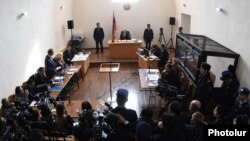 Одно из судебных заседаний по делу об убийстве семьи Аветисян в Гюмри (архив)