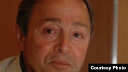 رضا تقی زاده، تحلیلگر سیاسی مقیم بریتانیا