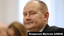 Апеляційний суд призначив Чаусу покарання у вигляді 8 років 6 місяців позбавлення волі з позбавленням права обіймати посади в судовій гілці влади строком на 3 роки, з конфіскацією майна