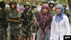 Шиңжаң уйгур автоном районунда этникалык хан кытайлары менен уйгурлардын ортосундагы кагылыштар утур-утур  болуп турат. 