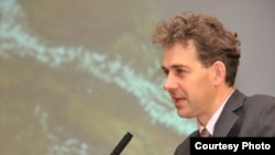 Томас де Ваал (архив)