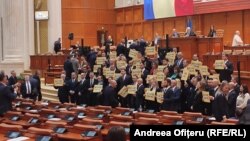 Protest al parlamentarilor AUR.