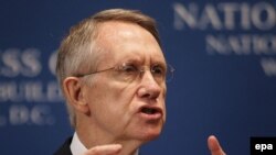 «هری رايد» رييس اکثريت سنا از حزب دمکرات می گويد که رييس جمهوری امريکا بايد به کنگره گوش دهد.