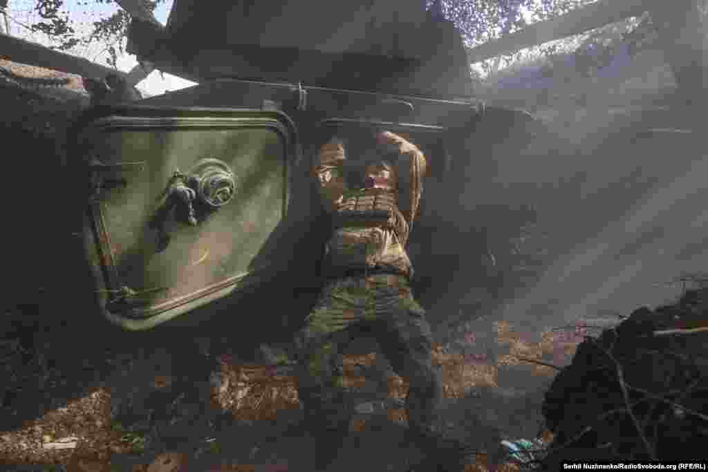 &laquo;Основна наша ціль &ndash; це російська піхота&raquo;, говорять військові.&nbsp;Вони кажуть, що російські солдати переважно &laquo;йдуть малими групами, але постійно, 24/7, і вдень і в ночі&raquo;