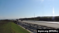 Керчь, строительство автомобильной дороги, ведущей к Керченскому мосту, апрель 2018 года