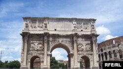 Тріумфальна арка імператора Костянтина у Римі