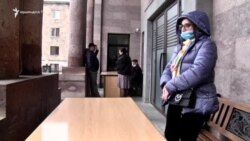 Տեղահանված արցախցիները պահանջում են, որ կառավարությունը կատարի խոստումն ու իրենց ապահովի բնակարանով