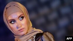 Нохчийчоьнан куьйгалхочуьнан хIусамнанас Кадырова Меднис шен зударийн духарийн коллекци гайтина Дубайхь.