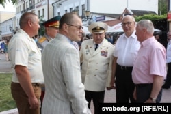 Былы генэральны консул Расеі ў Берасьці Мікіта Маткоўскі (другі справа)