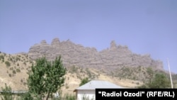 Машқгоҳи Мавзуна дар Чилдухтарон