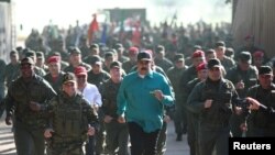 Президент Николас Мадуро аскерий машыгууга  катышууда. 27-январь, 2019-жыл. 