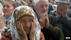 Кырымтатар депортациясен искә алу. Акмәчет, 2004 ел