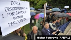 Prosvjed vojnih penzionera ispred Vlade FBiH, 20. septembar 2012.