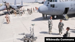 نیروهای آمریکایی در پایگاه بگرام