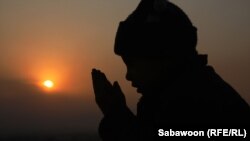 Nadýa: “Biziň halkymyz öwrenmeli, öwrenmeli, ilki bilen adam bolmagy öwrenmeli. Beýleki adamyň nämeleri başdan geçirýändigini duýmagy öwrenmeli”.