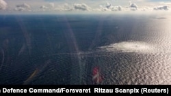 Витік газу з газопроводу «Північний потік-2», фото зроблене з данського військового літака F-16 біля острова Борнгольма. Данія, 27 вересня 2022 року